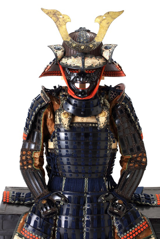 鉄黒漆塗紺糸素懸威最上胴丸具足